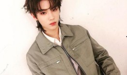 黄明昊机场爆料视频播放,精彩瞬间引网友热议